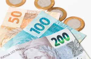 Read more about the article Serasa: cheques sem fundos podem ser negociados pelos brasileiros